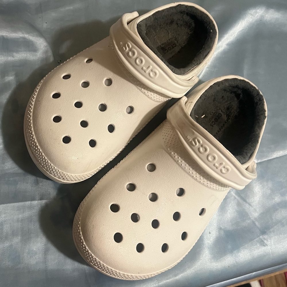 fluffy crocs white